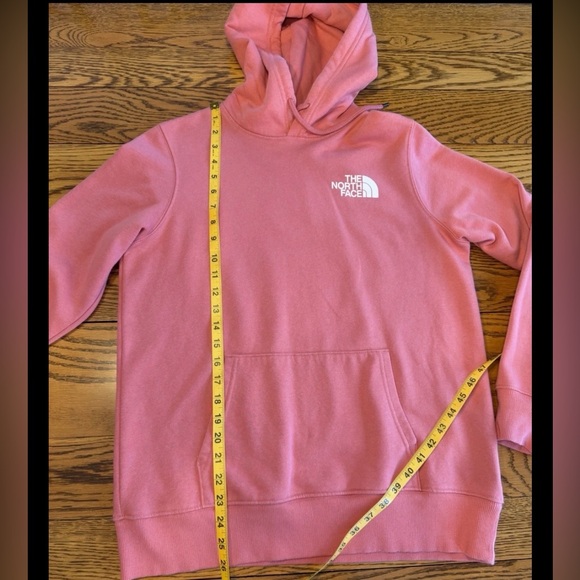 The North Face Women's NSE Hoodie. Size M Coral/ Salmon Pink Like New - Picture 3 of 6